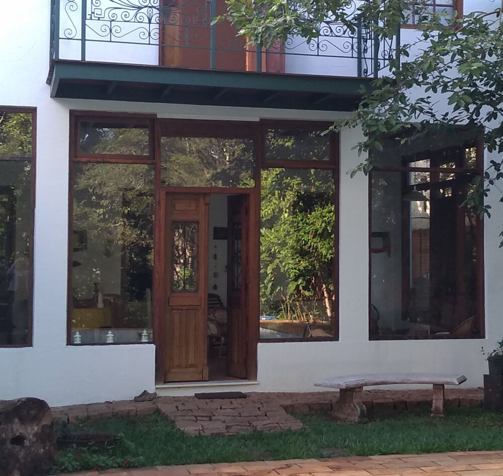 Casa em dois tempos: entre abertura e recolhimento, espaços a partir da varanda